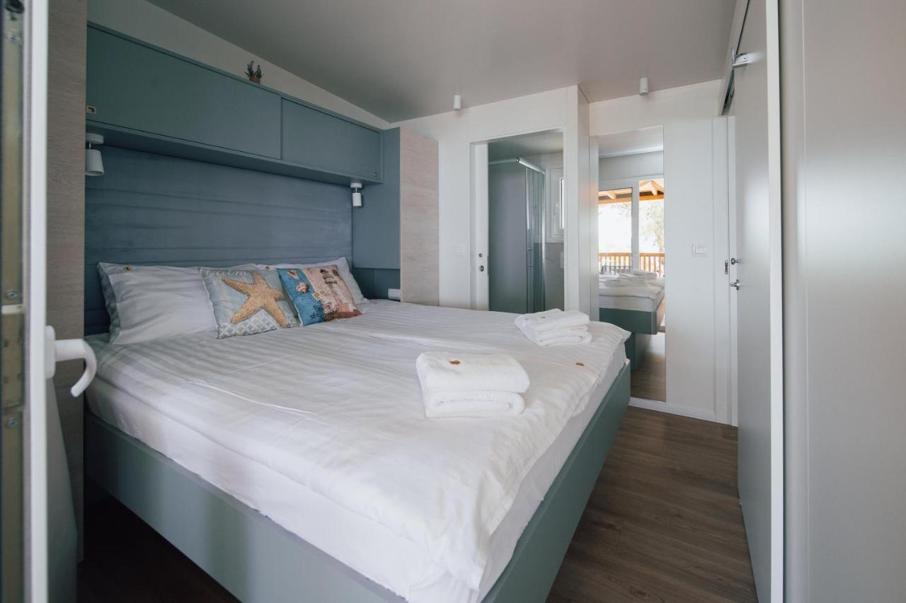 Mobile Homes Selce - Lighthouse Buitenkant foto