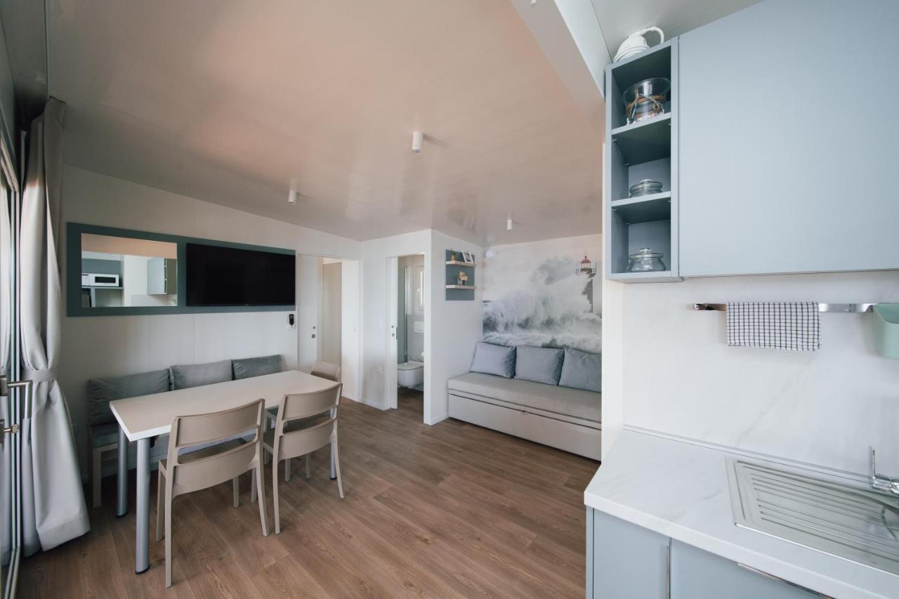 Mobile Homes Selce - Lighthouse Buitenkant foto