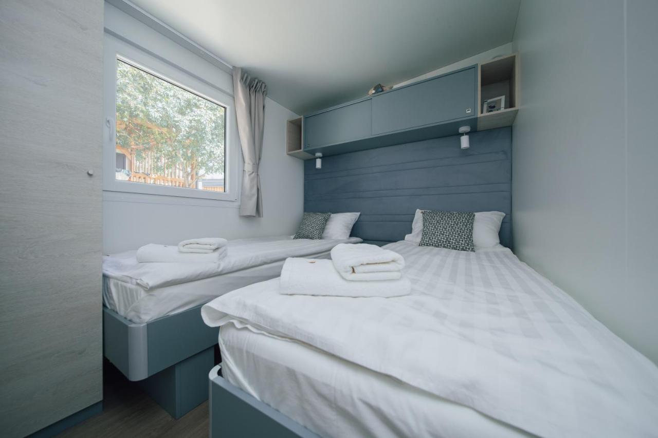 Mobile Homes Selce - Lighthouse Buitenkant foto