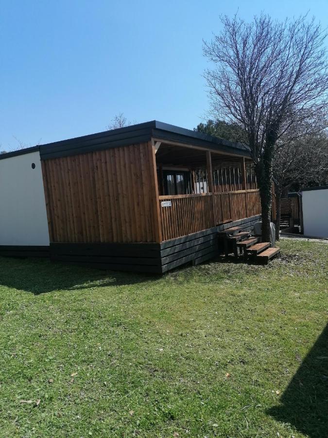 Mobile Homes Selce - Lighthouse Buitenkant foto